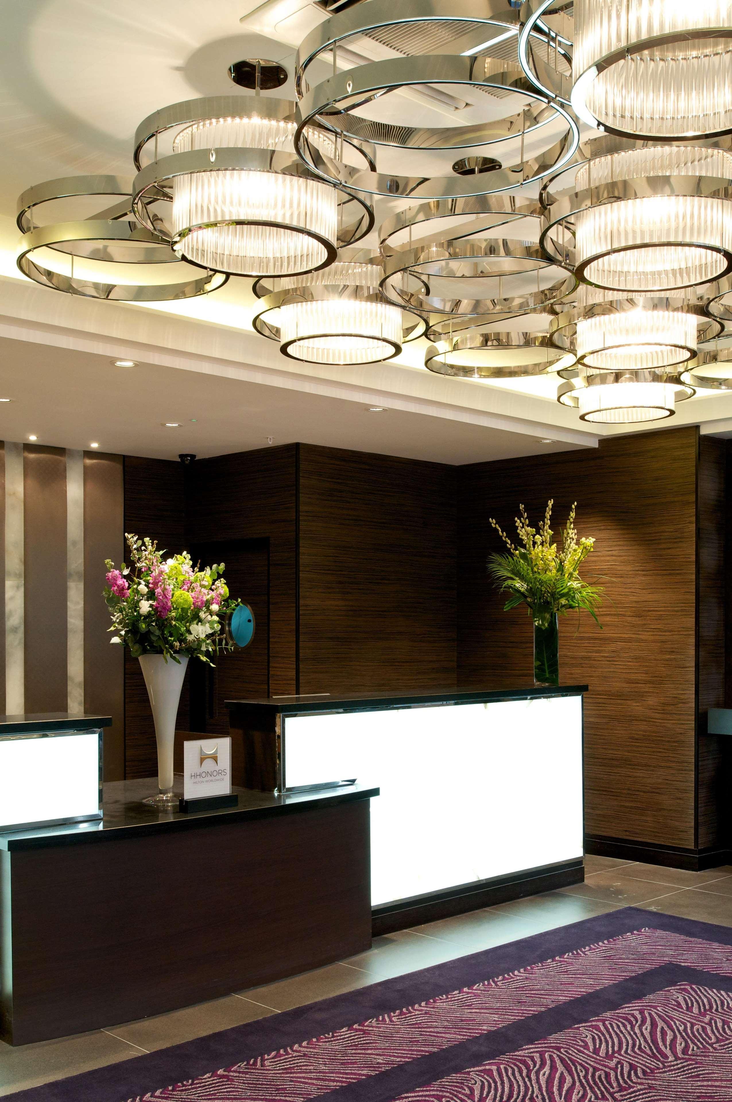 Doubletree By Hilton London Victoria Hotel Interior foto